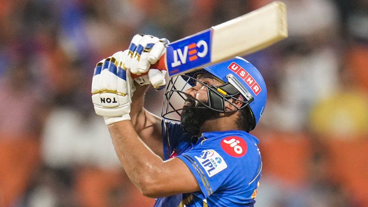 എന്നാല് ഇക്കാര്യത്തില് ബിസിസിഐയുടേതാണ് അന്തിമ തീരുമാനം. അതുകൊണ്ട് ഐസിസി പോസ്റ്റര് ഒന്നും അര്ത്ഥമാക്കുന്നില്ലെന്നാണ് മറുവാദം (Image Credits: PTI)