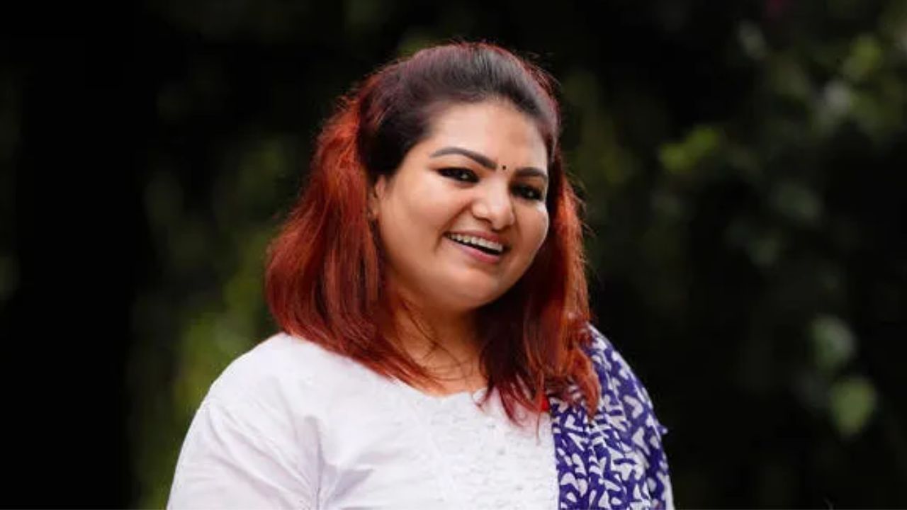 Sandra Thomas: സാന്ദ്ര തോമസിന് തിരഞ്ഞെടുപ്പിൽ മത്സരിക്കാനാകില്ല; ഹർജി തള്ളി കോടതി