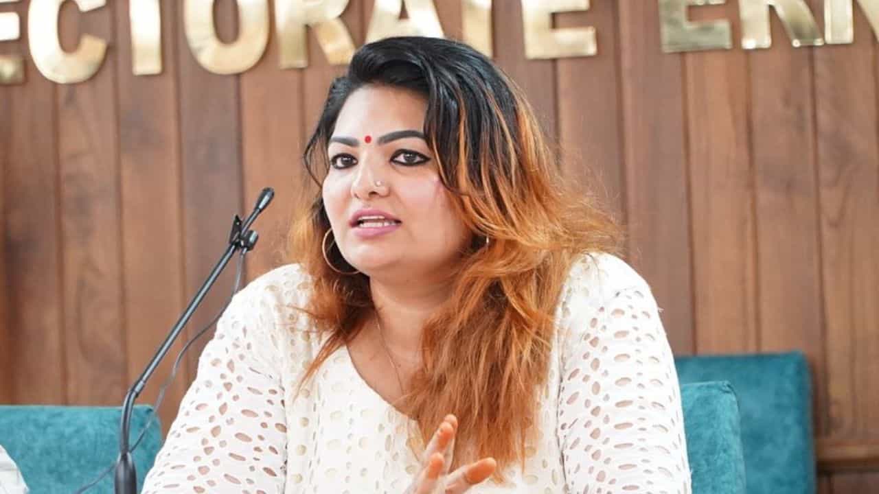 Sandra Thomas: പ്രൊഡ്യൂസേഴ്‌സ് അസോസിയേഷൻ പ്രസിഡൻ്റ് മമ്മൂട്ടിയുടെ വീട്ടുപണി ചെയ്യുന്നയാൾ; സാന്ദ്ര തോമസ് അഭിമുഖത്തിൽ