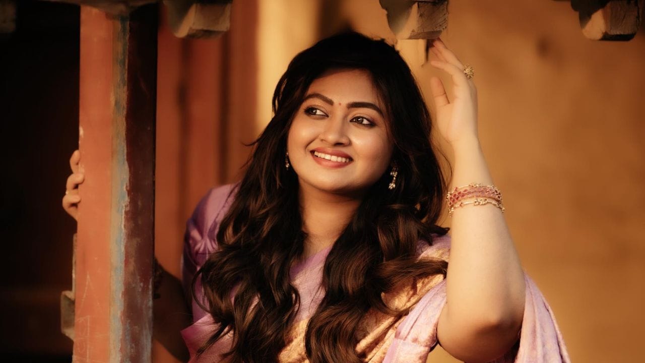 മിനിസ്ക്രീനിലൂടെ ബാലതാരമായെത്തി മലയാള സിനിമയിൽ സജീവമായ നടിയാണ് ശാലിൻ സോയ.  ഇപ്പോഴിതാ, കല്യാണത്തെ കുറിച്ചുള്ള തന്റെ കാഴ്ചപ്പാടുകൾ പങ്കുവയ്ക്കുകയാണ് നടി. (Image Credits: Shaalin Zoya Facebook)  