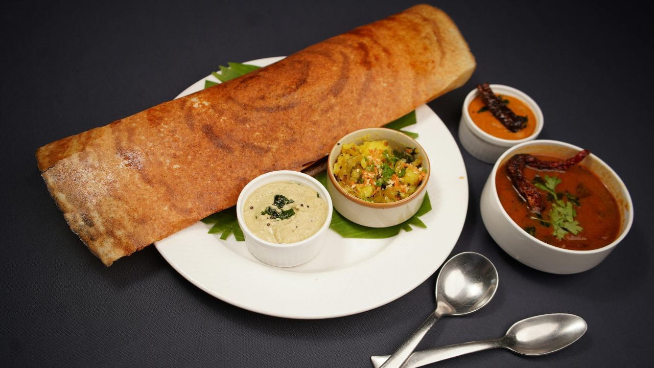 തിരക്കുപിടിച്ച ദിവസങ്ങളിൽ പലരും ഒഴിവാക്കുന്ന ഒന്നാണ് പ്രാതൽ. എന്നാൽ, ഒരു ദിവസത്തെ ഏറ്റവും പ്രധാന ഭക്ഷണമാണ് പ്രഭാത ഭക്ഷണം. പ്രാതൽ ഒഴിവാക്കുന്നത് നിരവധി ആരോഗ്യ പ്രശ്നങ്ങൾക്ക് കാരണമാകും. എന്നാൽ, ഇത് പല്ലുകളെയും ബാധിക്കുമെന്ന് അറിയാമോ? (Image Credits: Pexels)