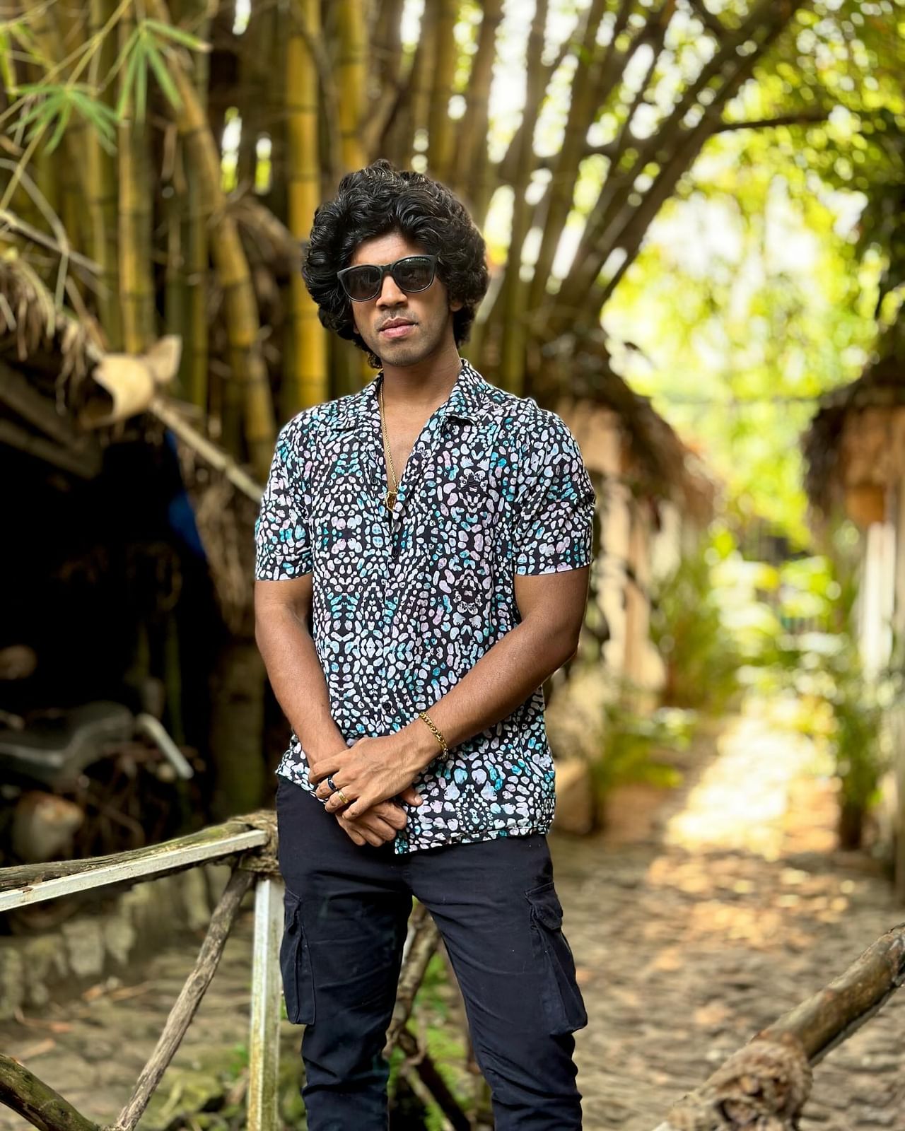 അതിന്ശേഷം മറ്റൊരു വ്ളോഗറും കൂടി ബിഗ് ബോസ് വീട്ടിലേക്കെത്തി. ഡാൻസുറും കൂടിയായി ആകാശ് സാബുവെന്ന സാബുമാനാണ് മറ്റൊരു വൈൽഡ് കാർഡ് എൻട്രിയായി ബിഗ് ബോസ് വീട്ടിലേക്ക് എത്തിയത്