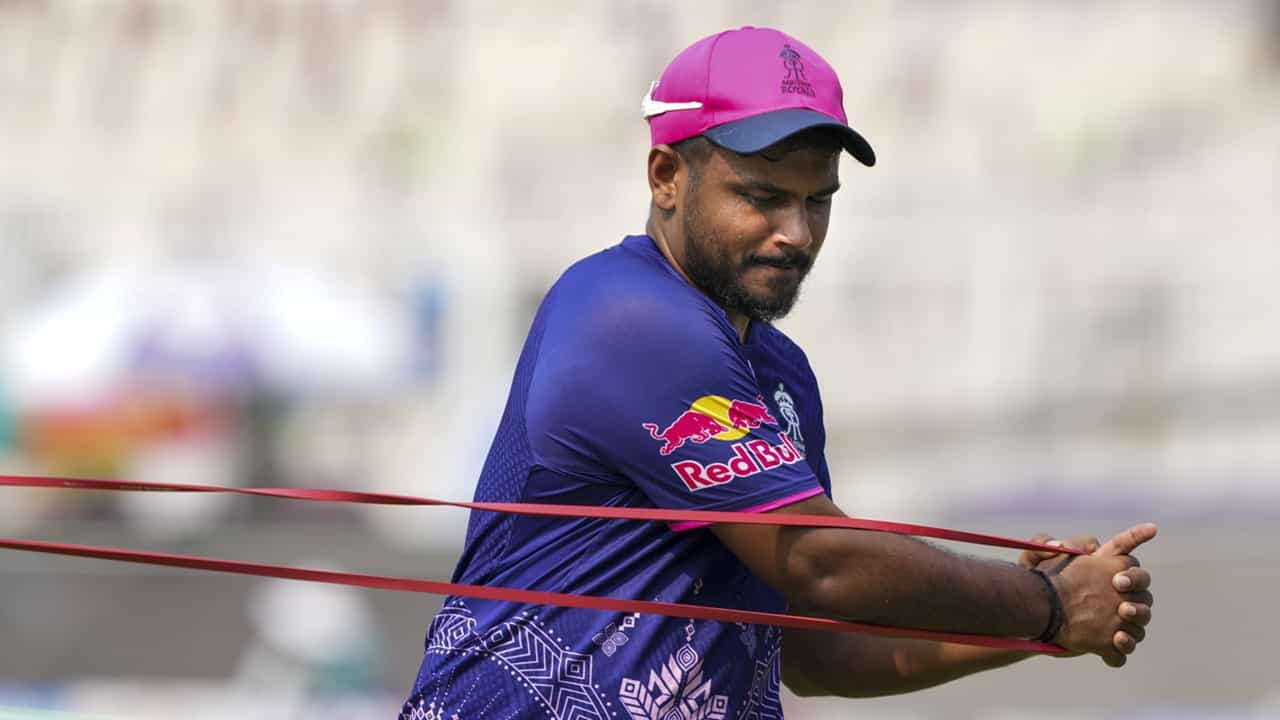 Sanju Samson: സഞ്ജു സ്റ്റാറാണ്, അദ്ദേഹം തിരുവനന്തപുരം ടീമില് ഇല്ലാത്തതില് നിരാശയുണ്ട്; മനസ് തുറന്ന് പ്രിയദര്ശന് Sanju Samson: സഞ്ജു സ്റ്റാറാണ്, അദ്ദേഹം തിരുവനന്തപുരം ടീമില് ഇല്ലാത്തതില് നിരാശയുണ്ട്; മനസ് തുറന്ന് പ്രിയദര്ശന്