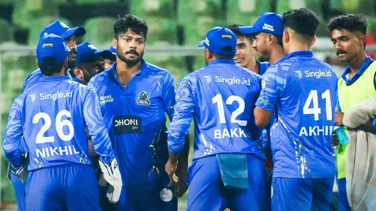 കഴിഞ്ഞ മത്സരത്തിൽ നിലവിലെ ചാമ്പ്യന്മാരായ ഏരീസ് കൊല്ലം സെയിലേഴ്സിനെ നാല് വിക്കറ്റിനാണ് കൊച്ചി ബ്ലൂ ടൈഗേഴ്സ് തകർത്തത്. 237 റൺസ് വിജയലക്ഷ്യം പിന്തുടർന്നിറങ്ങിയ കൊച്ചി അവസാന പന്തിൽ വിജയത്തിലെത്തി. 51 പന്തിൽ 121 റൺസ് നേടിയ സഞ്ജു ആയിരുന്നു മാൻ ഓഫ് ദി മാച്ച്.