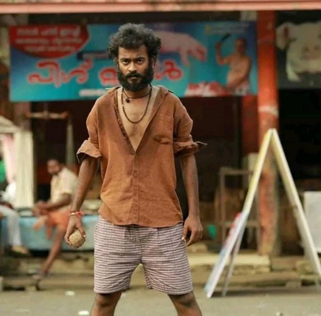 ലിജോ ജോസിൻ്റെ 'അങ്കമാലി ഡയറീസി'ലൂടെയാണ് അപ്പാനി ശരത് സിനിമാ കരിയർ ആരംഭിക്കുന്നത്. സിനിമയിലെ അപ്പാനി രവി എന്ന കഥാപാത്രത്തിലെ അപ്പാനിയാണ് ഇപ്പോൾ തൻ്റെ ശരത് എന്ന പേരിനൊപ്പം താരം സ്വീകരിച്ചിട്ടുള്ളത്. സിനിമയിൽ വില്ലൻ കഥാപാത്രമായിരുന്നു ശരത്.
