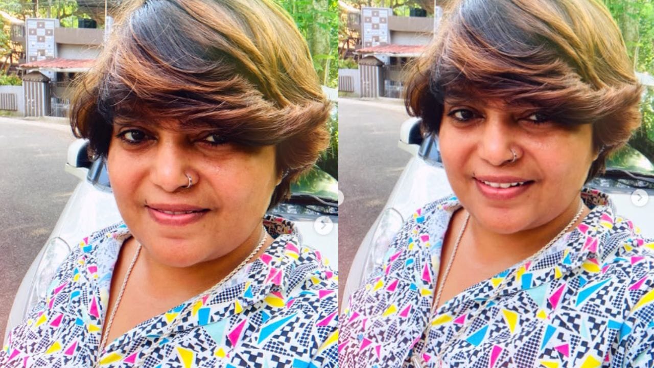 വീട്ടില് നില്ക്കാന് യോഗ്യതയില്ലെന്ന് തോന്നുന്ന നാലുപേരെ ഹൗസിലെ അംഗങ്ങള് കൂടി തീരുമാനിച്ച് അടുത്ത നാല് ദിവസത്തേക്ക് വീടിന് പുറത്ത് കിടത്തുന്നതാണ് പുതിയ ടാസ്ക്. ഈ നാലുപേരില് ഉറങ്ങിക്കിടക്കുന്ന ആളെ അവര് അറിയാതെ റെഡ് സോണില് കൊണ്ട് കിടത്തിയാല് അയാള് ഷോയില് നിന്ന് പുറത്താകുന്നതാണ്.