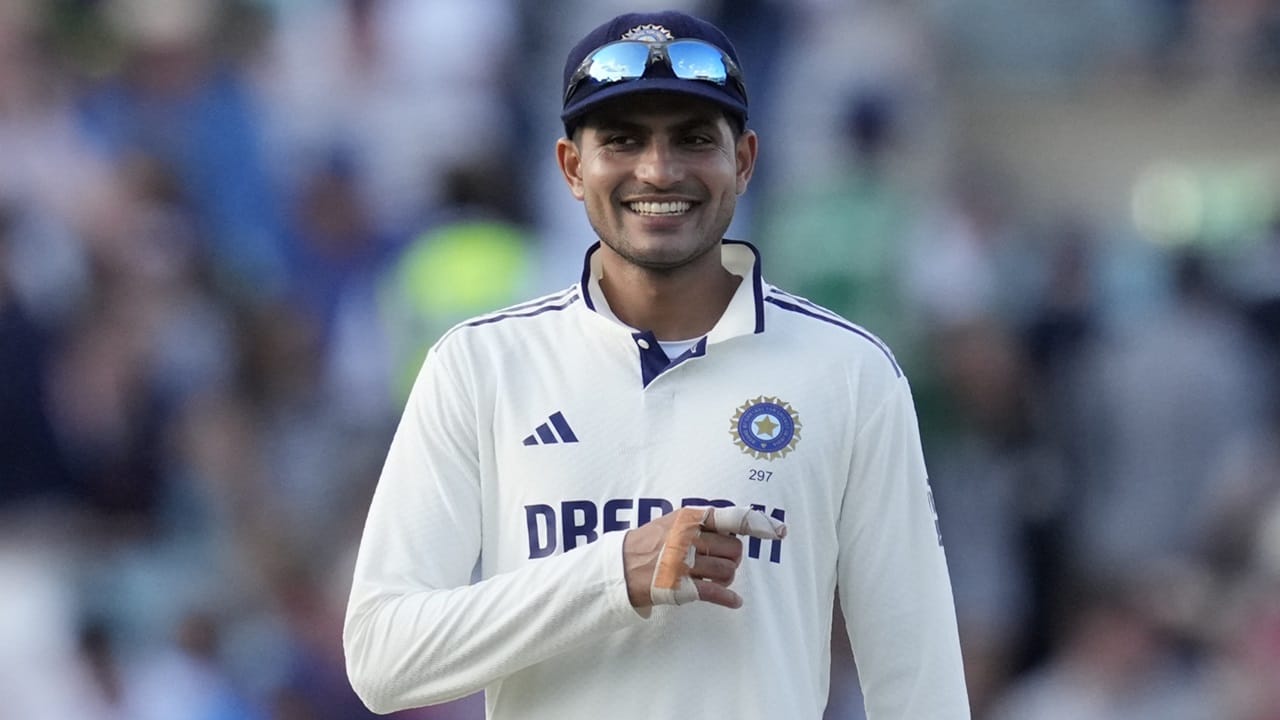 ഏഷ്യാ കപ്പിന് സജ്ജമാകുന്നതിനും കൂടി വേണ്ടിയാണ് ഗില്‍ ദുലീപ് ട്രോഫിയില്‍ നിന്ന് വിട്ടുനില്‍ക്കുന്നത്. ഏഷ്യാ കപ്പില്‍ ഇന്ത്യയുടെ വൈസ് ക്യാപ്റ്റന്‍ കൂടിയാണ് ഗില്‍ (Image Credits: PTI)