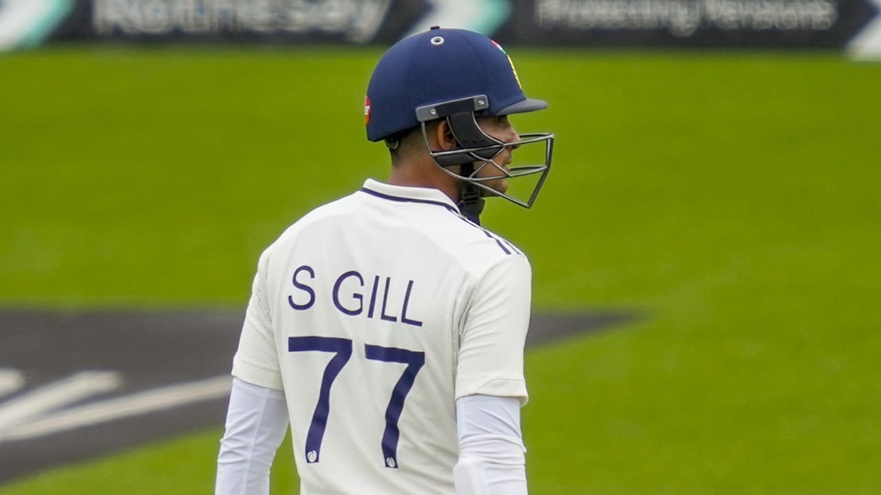 ഗില്ലിന്റെ അഭാവത്തില് അങ്കിത് കുമാര് ദുലീപ് ട്രോഫിയില് നോര്ത്ത് സോണിനെ നയിച്ചേക്കും. ശുഭം രോഹില്ലയെ ഗില്ലിന്റെ പകരക്കാരനായി ടീമില് ഉള്പ്പെടുത്തി (Image Credits: PTI)