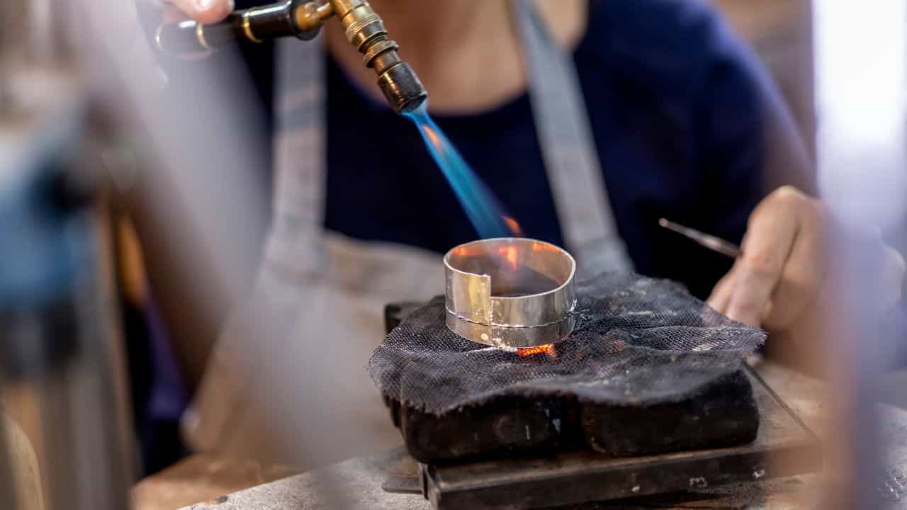 Silver Purity Test: വ്യാജ വെള്ളി എങ്ങനെ കണ്ടെത്താമെന്നാണോ ചിന്ത? ദാ വഴിയുണ്ട്