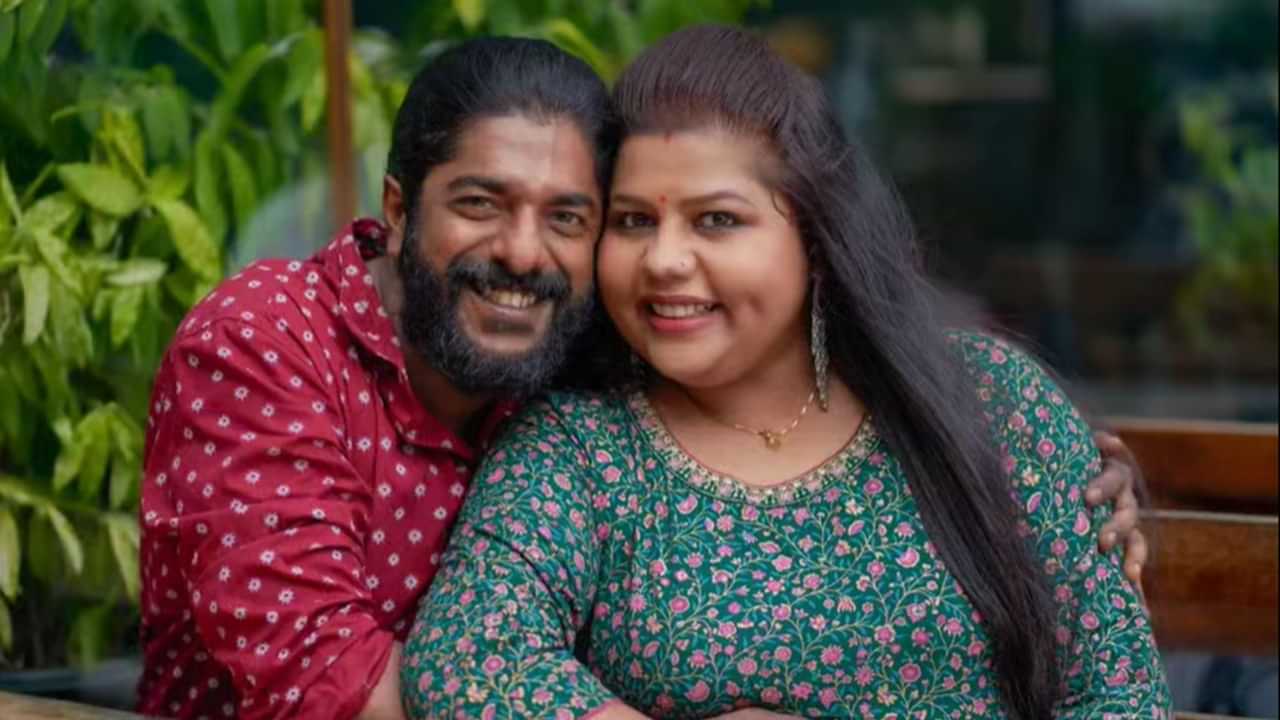Sneha Sreekumar: എന്റെ ശ്രീയെ എനിക്കറിയാം, കരയാന് തയ്യാറല്ല, കേസ് ജയിച്ചിട്ട് ഒരു വരവ് വരും Sneha Sreekumar: എന്റെ ശ്രീയെ എനിക്കറിയാം, കരയാന് തയ്യാറല്ല, കേസ് ജയിച്ചിട്ട് ഒരു വരവ് വരും