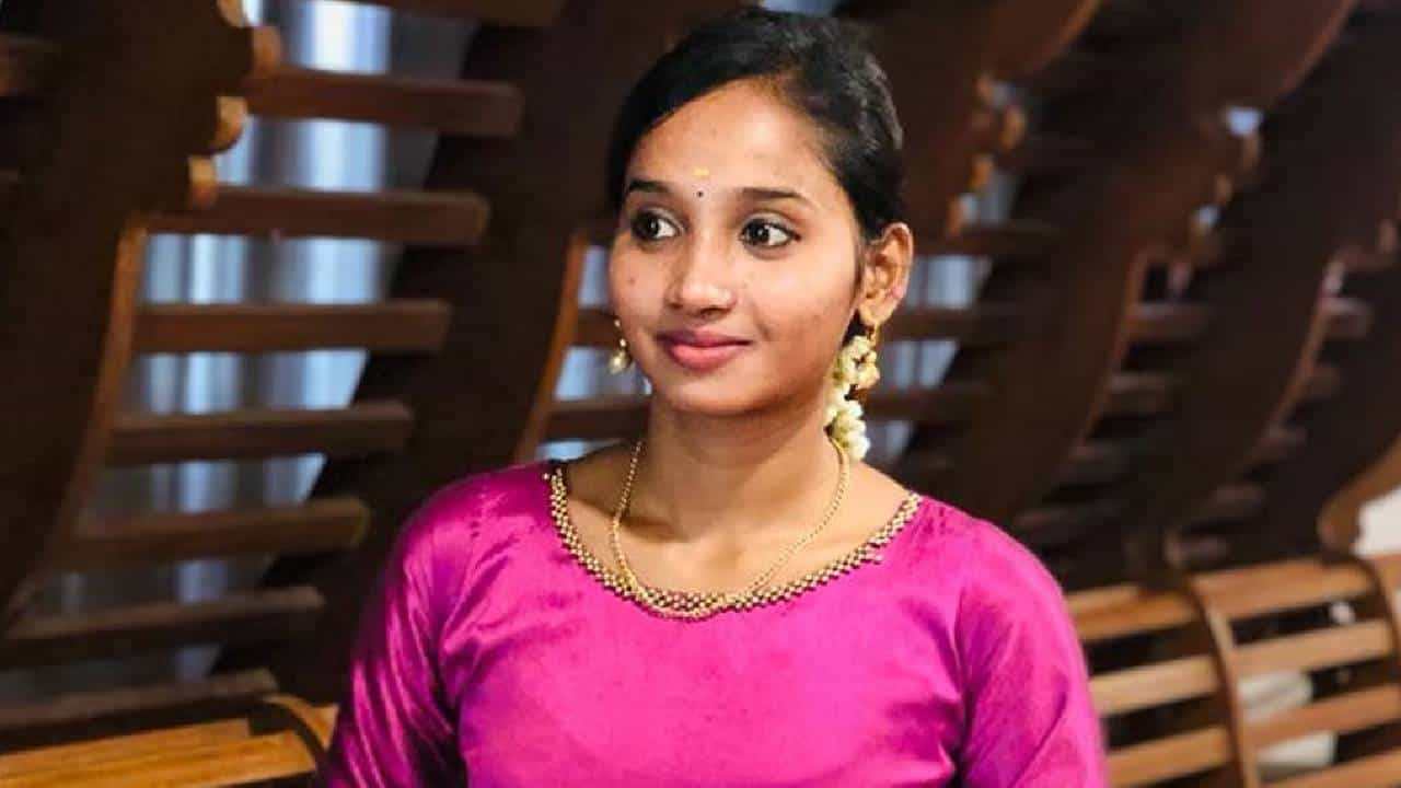 Youth Found Dies in Kothamangalam: മതംമാറാൻ നിർബന്ധിച്ചു, വീട്ടിൽ പൂട്ടിയിട്ട് മർദിച്ചു’; 23-കാരി മരിച്ച നിലയിൽ; ആൺസുഹൃത്ത് പിടിയിൽ