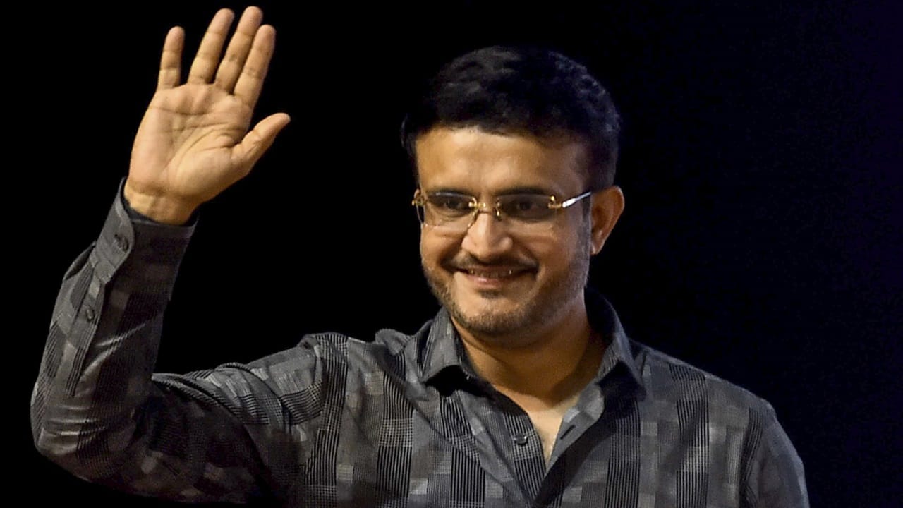 ഇംഗ്ലണ്ട് മുന്‍ താരം ജോനാഥന്‍ ട്രോട്ടായിരുന്നു പ്രിട്ടോറിയ ക്യാപിറ്റല്‍സിന്റെ മുന്‍ പരിശീലകന്‍. ട്രോട്ടിന് പകരക്കാരനായാണ് ഗാംഗുലി എത്തുന്നത്. ട്രോട്ടിന്റെ സേവനങ്ങള്‍ക്ക് ഫ്രാഞ്ചെസി നന്ദി അറിയിച്ചു (Image Credits: PTI)