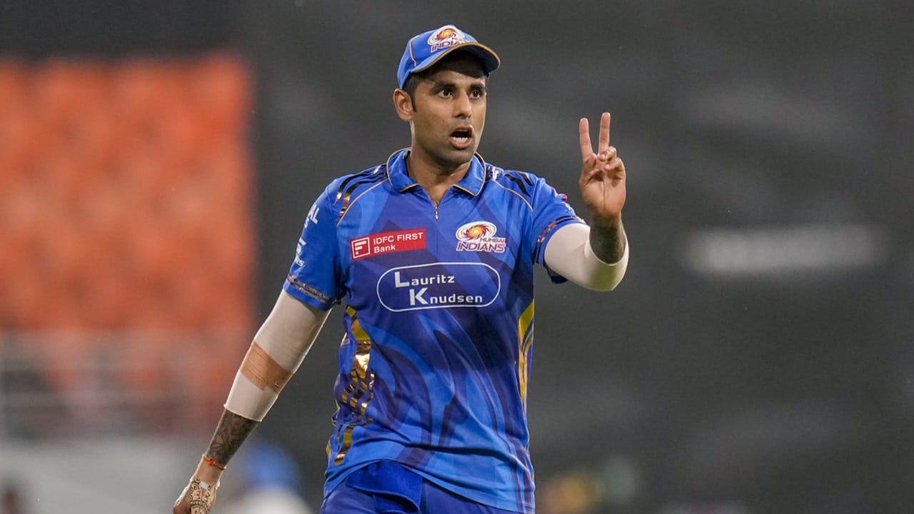 ഐപിഎല്‍ സമാപിച്ചതിന് ശേഷം ചികിത്സയുമായി ബന്ധപ്പെട്ട് സ്‌പെഷ്യലിസ്റ്റിനെ കാണാന്‍ താരം യുകെയിലേക്ക് പോയിരുന്നു. കഴിഞ്ഞ ജൂണില്‍ ജര്‍മനിയിലെ മ്യൂണിച്ചിലേക്ക് പുറപ്പെട്ടു. അവിടെ വച്ചാണ് താരം ശസ്ത്രക്രിയക്ക് വിധേയനായത്  (Image Credits: PTI)