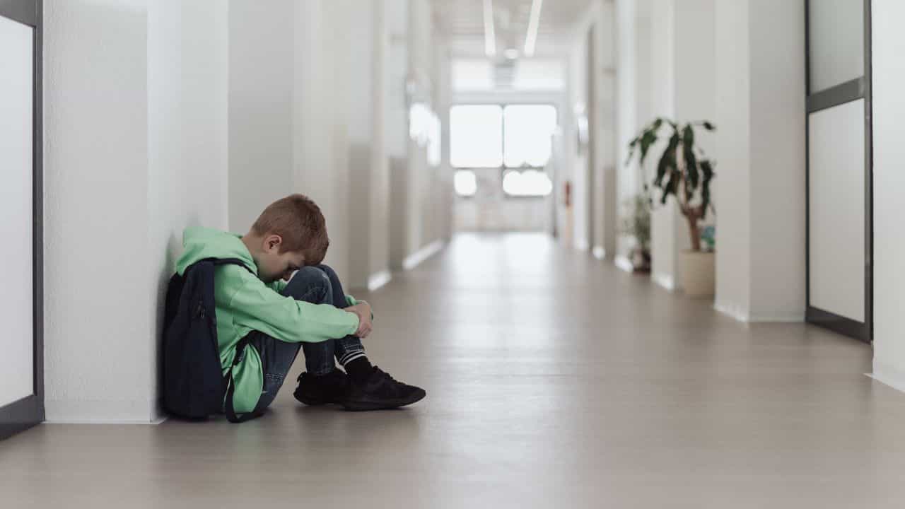 Teacher Burns Hand With Candle: കയ്യക്ഷരം നന്നല്ല; എട്ടുവയസുകാരൻ്റെ കൈ മെഴുകുതിരി കൊണ്ട് പൊള്ളിച്ച് അധ്യാപിക