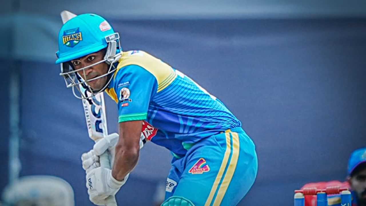 KCL 2025: കെസിഎല്ലില് മഴക്കളി, ഓവറുകള് വെട്ടിച്ചുരുക്കി; ടൈറ്റന്സിന് മികച്ച സ്കോര് KCL 2025: കെസിഎല്ലില് മഴക്കളി, ഓവറുകള് വെട്ടിച്ചുരുക്കി; ടൈറ്റന്സിന് മികച്ച സ്കോര്