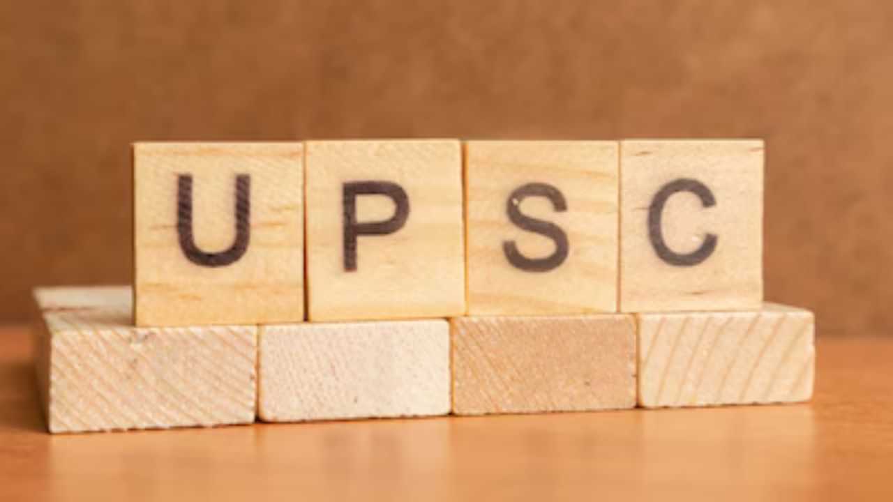 UPSC Recruitment 2025: മാസം ലക്ഷങ്ങൾ ശമ്പളം, യുപിഎസ്‌സിയിൽ മികച്ച ഒഴിവുകൾ; യോ​ഗ്യത അറിയാം