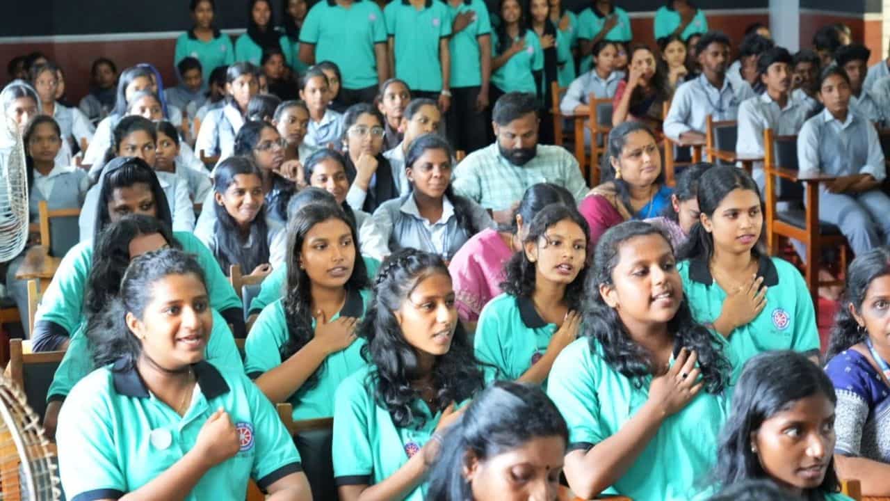 Uniforms In Celebration: ആഘോഷ ദിവസങ്ങളിൽ ഇനി യൂണിഫോം വേണ്ട; കേരള വിദ്യാഭ്യാസ വകുപ്പ്