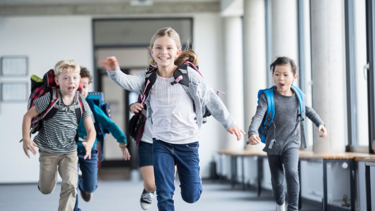 ഓണാവധി നേരത്തെ ആരംഭിക്കുമെങ്കിലും ഇത്തവണ തിരുവോണം വന്നെത്തുന്നത് അവധിയുടെ അവസാനത്തിലാണ്. ഓഗസ്റ്റ് 29നാണ് ഇത്തവണ സ്‌കൂളുകള്‍ അടയ്ക്കുന്നത്. അന്ന് തന്നെയാണ് ഓണാഘോഷവും, ചില സ്‌കൂളുകളില്‍ നേരത്തെ ഓണാഘോഷം സംഘടിപ്പിക്കുന്നുണ്ട്.