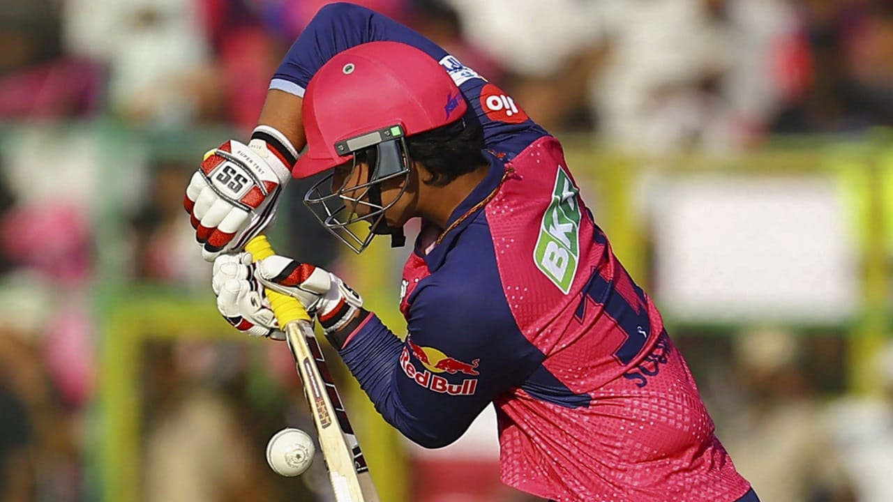 ഒടുവില്‍ കാത്തിരിപ്പിന് വിരാമം കുറിച്ച് ഏഷ്യാ കപ്പിനുള്ള ഇന്ത്യന്‍ സ്‌ക്വാഡിനെ പ്രഖ്യാപിച്ചു. ടീമില്‍ ഉള്‍പ്പെട്ടവരെക്കാളും ഉള്‍പ്പെടാത്തവരുടെ പേരുകളാണ് കൂടുതലായും ചര്‍ച്ച ചെയ്യപ്പെടുന്നത്. ശ്രേയസ് അയ്യര്‍, യശ്വസി ജയ്‌സ്വാള്‍ എന്നിവര്‍ സ്‌ക്വാഡില്‍ ഉള്‍പ്പെടാത്തത് ആരാധകരെ അമ്പരപ്പിച്ചു. ടീം പ്രഖ്യാപനത്തിന് മുമ്പ് നിരവധി അഭ്യൂഹങ്ങള്‍ പ്രചരിച്ചിരുന്നു. അക്കൂട്ടത്തില്‍ വൈഭവ് സൂര്യവംശിയുടെ പേരും ഉള്‍പ്പെട്ടിരുന്നു (Image Credits: PTI)