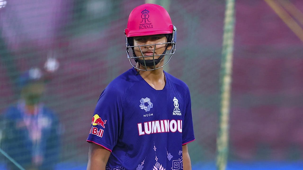 ഓസ്‌ട്രേലിയക്കെതിരെ നടക്കാനാരിക്കുന്ന അണ്ടര്‍ 19 പരമ്പരയ്ക്കുള്ള ടീമിലും വൈഭവ് ഇടം നേടിയിട്ടുണ്ട്. വൈഭവ് പക്വതയുള്ള താരമാണെന്നും, താനായിരുന്നു സെലക്ടറെങ്കില്‍ വൈഭവിനെ പതിനാറാമനായാണെങ്കിലും ഉള്‍പ്പെടുത്തുമായിരുന്നുവെന്നും ശ്രീകാന്ത് പറഞ്ഞു  (Image Credits: PTI)