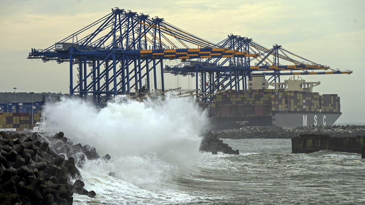 VISL Recruitment 2025: വിഴിഞ്ഞം തുറമുഖത്ത് അവസരം, അപേക്ഷിക്കാന്‍ ഒരാഴ്ച കൂടി മാത്രം