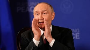 Vladimir Putin: പുടിന്റെ മലവിസര്‍ജ്യം റഷ്യയില്‍ തന്നെ എത്തണം; യാത്രകളിലെല്ലാം പൂപ്പ് സ്യൂട്ട്‌കേസുകള്‍ കൂടെ