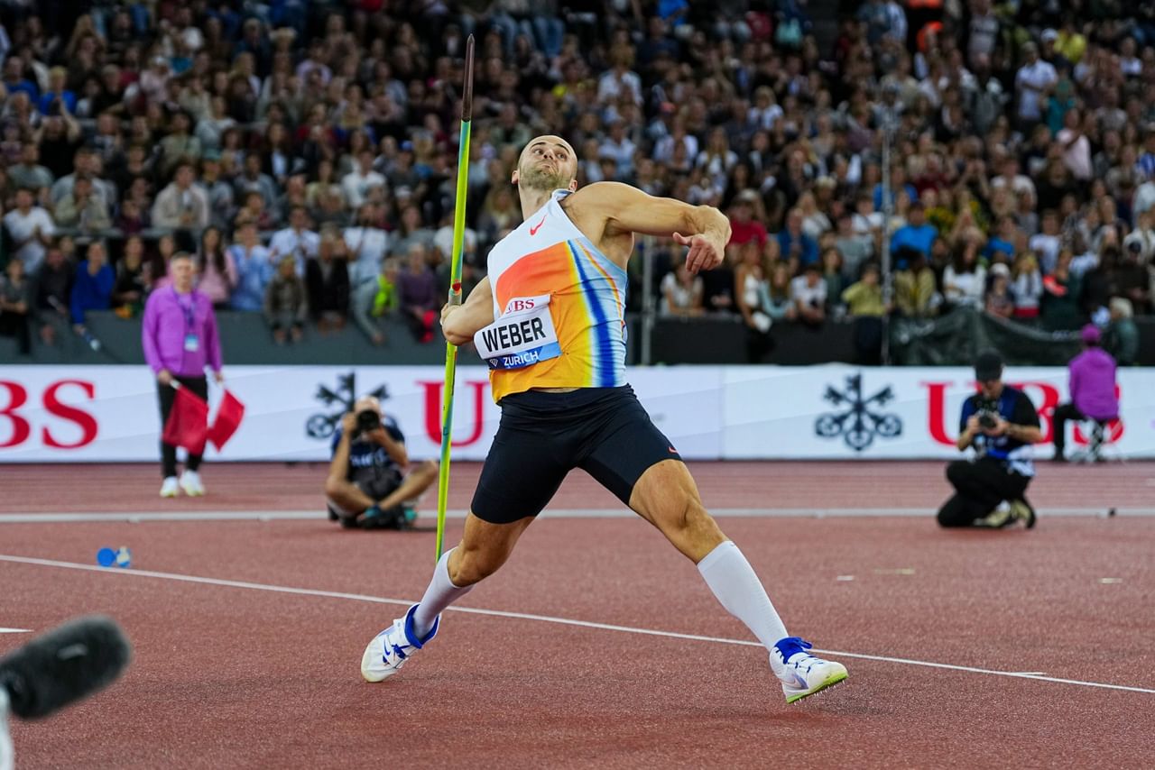 91.61 മീറ്ററാണ് വെബറിൻ്റെ സ്വർണത്തിലേക്കുള്ള ഏറ്.ആദ്യ ശ്രമത്തിൽ 91.37 മീറ്ററിൻ്റെ മികച്ച ദൂരം കണ്ടെത്തിയ വെബർ തൻ്റെ രണ്ടാമത്തെ ശ്രമത്തിലാണ് 91.51 മീറ്റർ ദൂരം കണ്ടെത്തിയത്. നീരജിന് 90 മീറ്റർ മറികടക്കാനായില്ല. 85 മീറ്റർ മറികടക്കാൻ പോലും താരം ബുദ്ധിമുട്ടി.