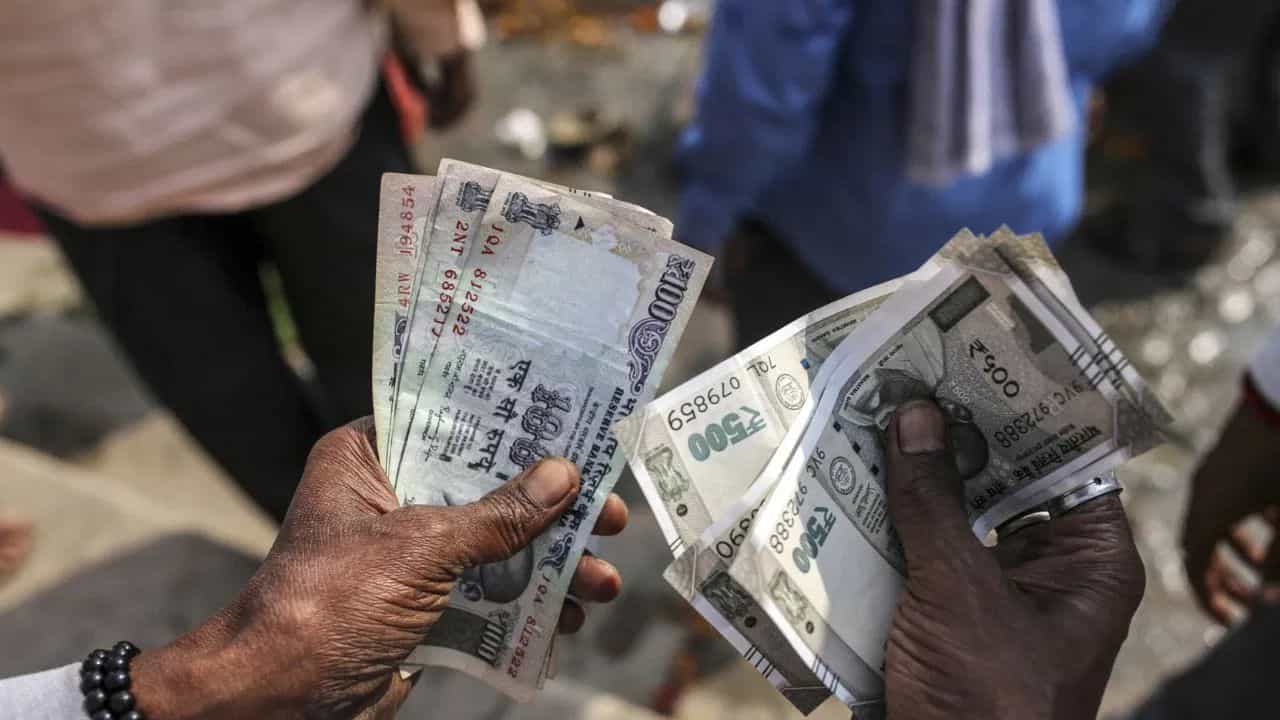 Welfare Pension: ഓണ സമ്മാനം ഉടൻ!; രണ്ട് മാസത്തെ ക്ഷേമ പെൻഷൻ വിതരണം നാളെ മുതൽ