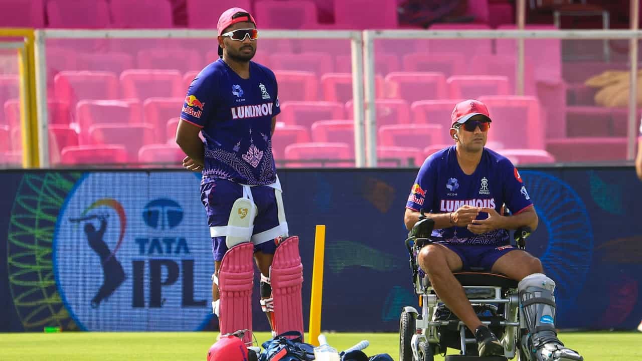 Sanju Samson: സഞ്ജു ടീം വിടാനാഗ്രഹിച്ചപ്പോൾ പുറത്തായത് രാഹുൽ ദ്രാവിഡ്; റോയൽസ് ക്യാമ്പിലെ നാറ്റക്കേസ് Sanju Samson: സഞ്ജു ടീം വിടാനാഗ്രഹിച്ചപ്പോൾ പുറത്തായത് രാഹുൽ ദ്രാവിഡ്; റോയൽസ് ക്യാമ്പിലെ നാറ്റക്കേസ്