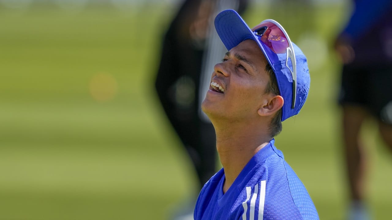 കഴിഞ്ഞ ഐപിഎല്‍ സീസണില്‍ രാജസ്ഥാന്‍ റോയല്‍സിനായി മികച്ച പ്രകടനം ജയ്‌സ്വാള്‍ പുറത്തെടുത്തിരുന്നു. എന്നാല്‍ ഏഷ്യാ കപ്പിനുള്ള ഇന്ത്യന്‍ ടീമില്‍ ടോപ് ഓര്‍ഡറില്‍ വേക്കന്‍സി ഇല്ലാത്തതാണ് ജയ്‌സ്വാളിന് തിരിച്ചടിയായത് (Image Credits: PTI)