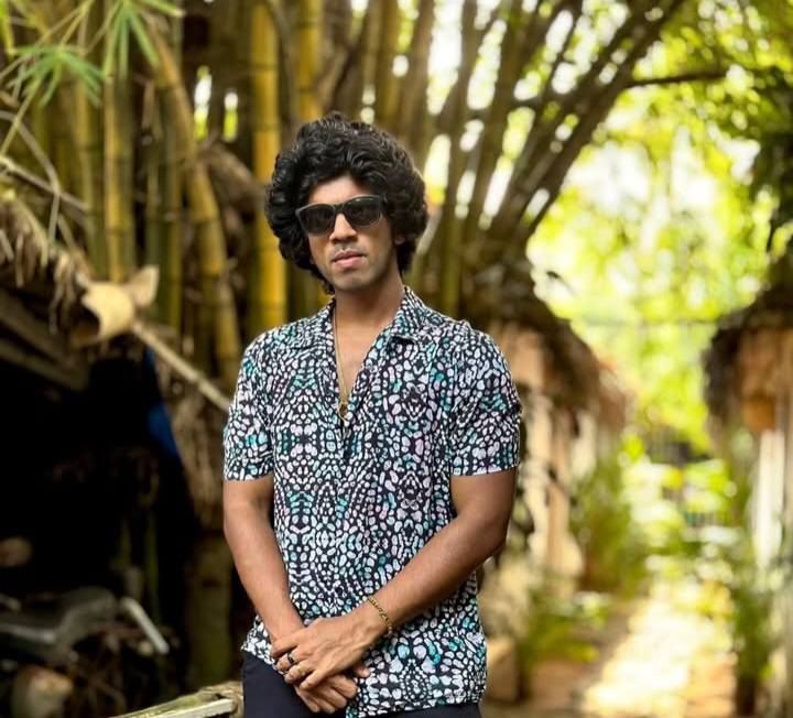 പിന്നീട് പരസ്യ ഏജന്സികളില് ഇന്റേണ് ആയും ഒരു ഫുഡ് ഡെലിവറി ആപ്പില് സെയില്സ് ആന്ഡ് മാര്ക്കറ്റിംഗ് മാനേജരായും ജോലി ചെയ്തു.