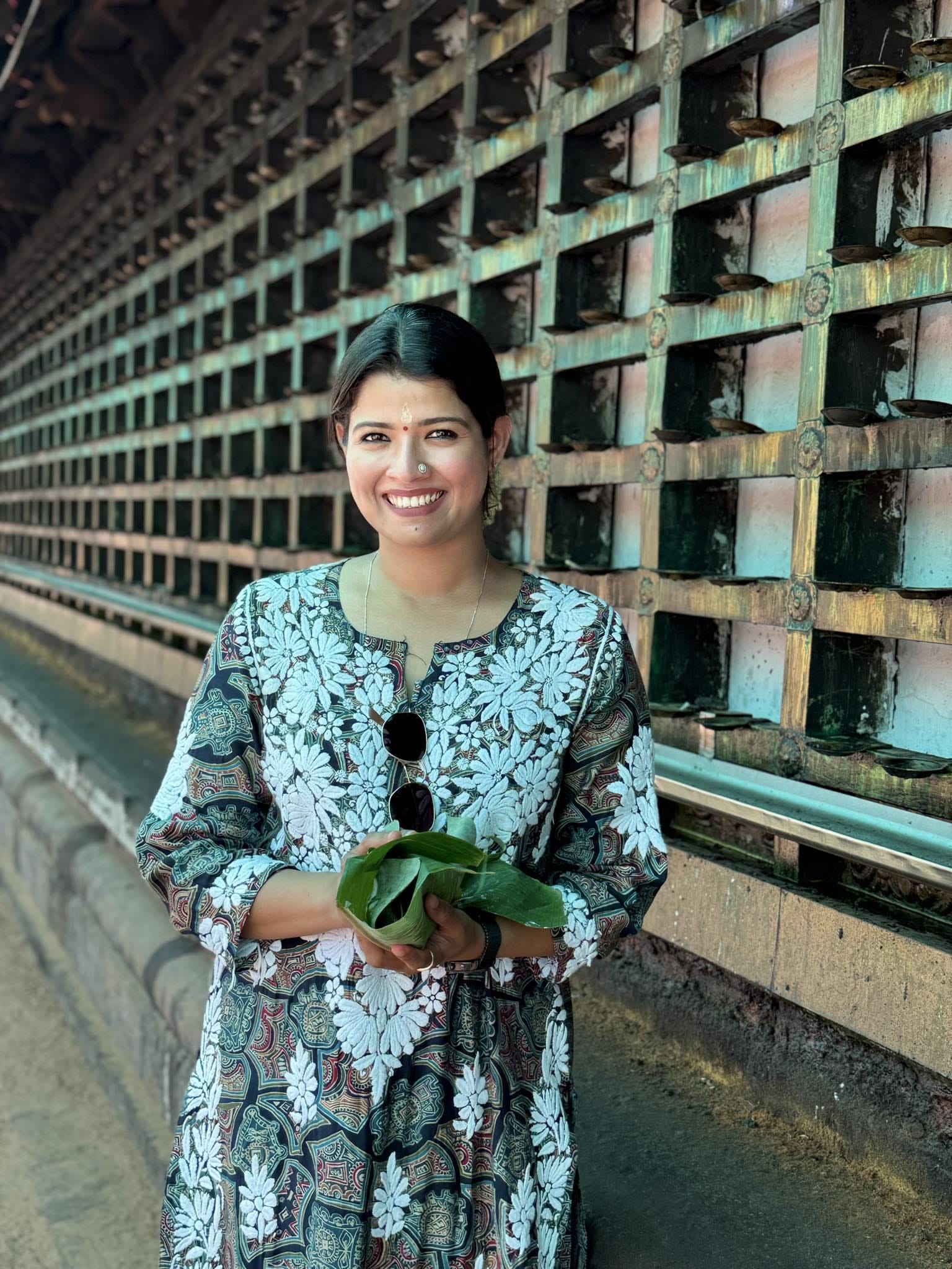 'പറഞ്ഞത് നന്നായി, കോടതിയിലെ ജഡ്ജിയെ പോലെ തോന്നി',പറഞ്ഞത് ഏതായാലും നന്നായി. അധികം ബുദ്ധിമുട്ടിയില്ല', 'റഹ്‌മാൻ സാർ അറിഞ്ഞാലും ക്ഷമിച്ചു കൊള്ളും ആള് പാവമാണ്', 'ഓഹോ ഞാൻ വിചാരിച്ചു അലിൻ ജോസ് പെരേര ആണെന്ന്' തുടങ്ങിയ രസകരമായ കമന്റുകളാണ് പോസ്റ്റിന് താഴെ വരുന്നത്.
