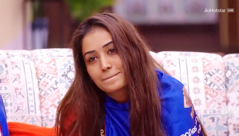 ബിഗ് ബോസ് മലയാളം സീസൺ ഏഴ് ആരംഭിച്ച് രണ്ടാഴ്ച പിന്നിടുമ്പോൾ വാശീയേറിയ പോരാട്ടമാണ് നടക്കുന്നത്. ബിഗ്ബോസിൽ മിനിസ്ക്രീൻ താരം അനുമോൾ അനുക്കുട്ടിയുടെ പ്രകടനവും എടുത്തുപറയേണ്ടതാണ്. ഇപ്പോഴിതാ അനുമോളെ കുറിച്ച് സുഹൃത്തും നടിയുമെല്ലാമായ ശ്രീവിദ്യ മുല്ലച്ചേരി പറഞ്ഞ വാക്കുകളാണ് സോഷ്യൽ മീഡിയയിൽ ചർച്ചയാകുന്നത്. (Image Credits:Instagram)