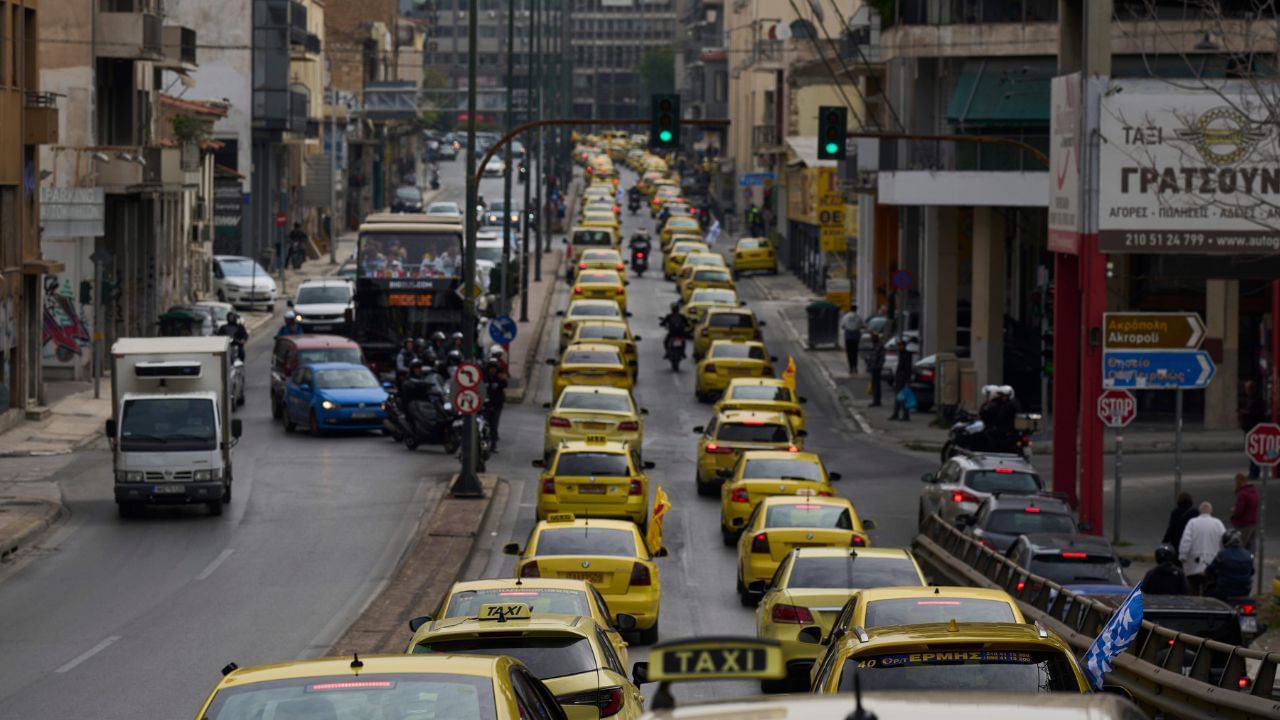 Bharath Taxi service: ഓലയ്ക്കും ഉബറിനും എതിരാളി എത്തുന്നു, ‘ഭാരത്’ ഇനി രാജ്യം മുഴുവൻ ഓടും