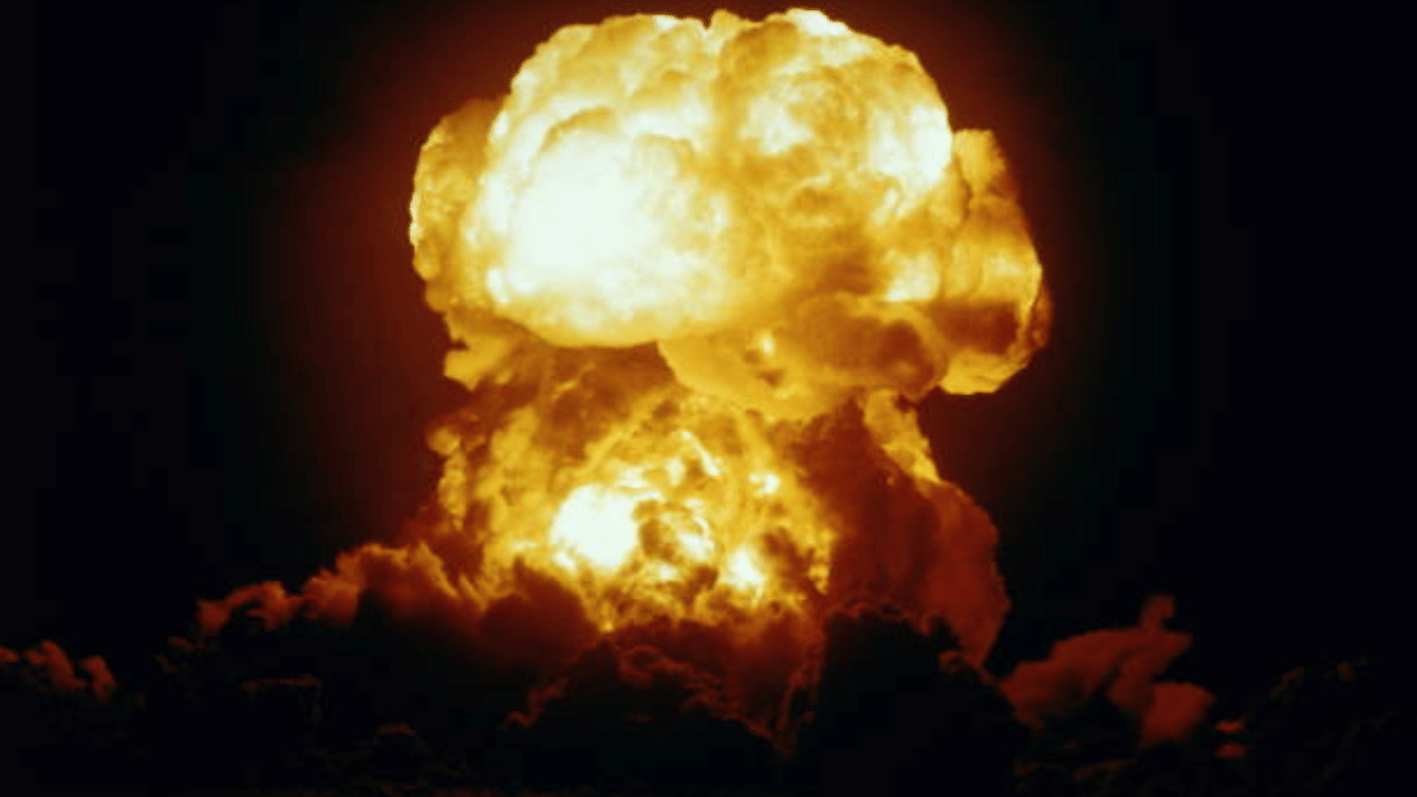 Jammu Kashmir Blast: ജമ്മു-കശ്മീരില്‍ ഉഗ്ര സ്‌ഫോടനം; പരിശോധനയ്ക്കിടെ സ്‌ഫോടക വസ്തുക്കള്‍ പൊട്ടിത്തെറിച്ചു, 9 മരണം