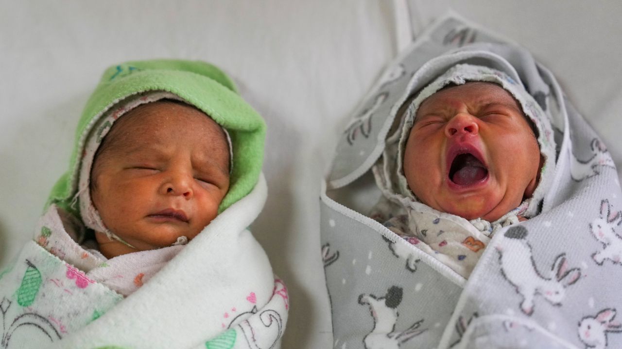 Breastfeeding Crisis: ആറുമാസം മുലപ്പാൽ കുടിക്കാത്ത കുഞ്ഞുങ്ങളുമുണ്ട് ഇവിടെ…..ഞെട്ടിക്കുന്ന കണക്കുമായി അധികൃതർ