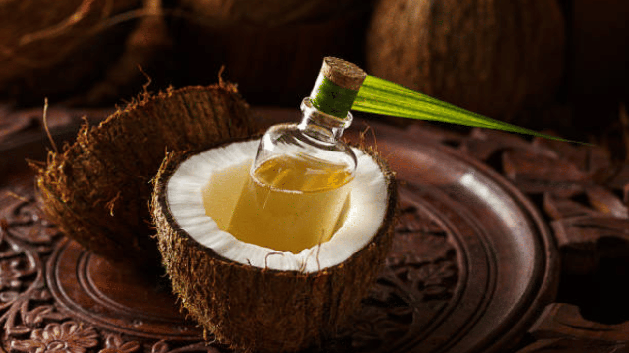 Coconut Oil Price: സബ്സിഡി വെളിച്ചെണ്ണ ഗുണം ചെയ്തു, ഓണക്കാലത്ത് ഇരട്ടി കച്ചവടം Coconut Oil Price: സബ്സിഡി വെളിച്ചെണ്ണ ഗുണം ചെയ്തു, ഓണക്കാലത്ത് ഇരട്ടി കച്ചവടം