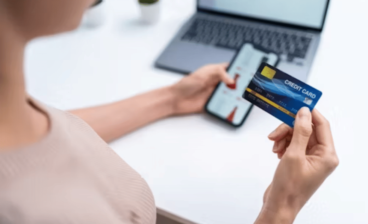 Credit Score: മികച്ച ക്രെഡിറ്റ് സ്കോറില്ലാത്ത തുടക്കകാരാണോ? വഴിയുണ്ട് !