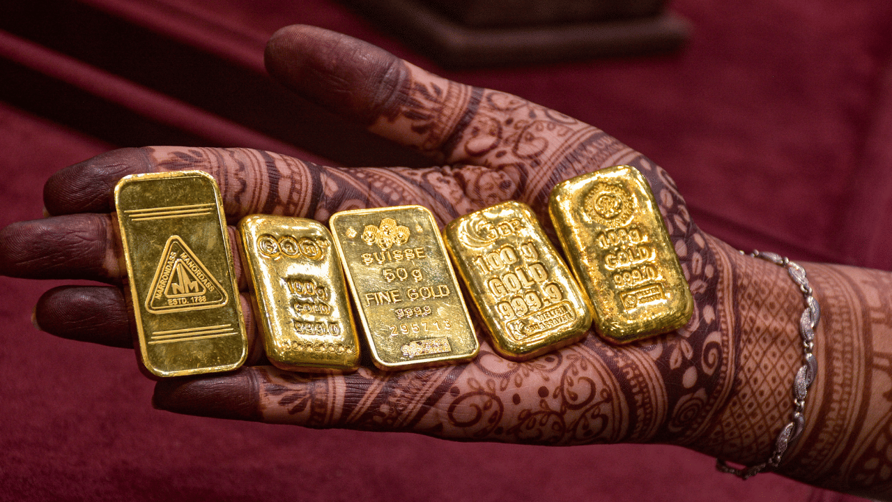 ജാര്‍ഖണ്ഡ്, പശ്ചിമ ബംഗാള്‍, ഒഡീഷയുടെ ചില ഭാഗങ്ങള്‍ എന്നിവിടങ്ങളിലൂടെ ഒഴുകുന്ന സുബർണരേഖ നദിയാണിത്. സ്വര്‍ണ്ണത്തിന്റെ അരുവി' എന്നാണ് പേരിന്റെ അര്‍ത്ഥം.  ഐതീഹ്യങ്ങള്‍ പ്രകാരം ഈ നദിയില്‍ സ്വര്‍ണ്ണം ഒഴുകുന്നുവെന്നാണ് വിശ്വാസം. (Image Credit: PTI)