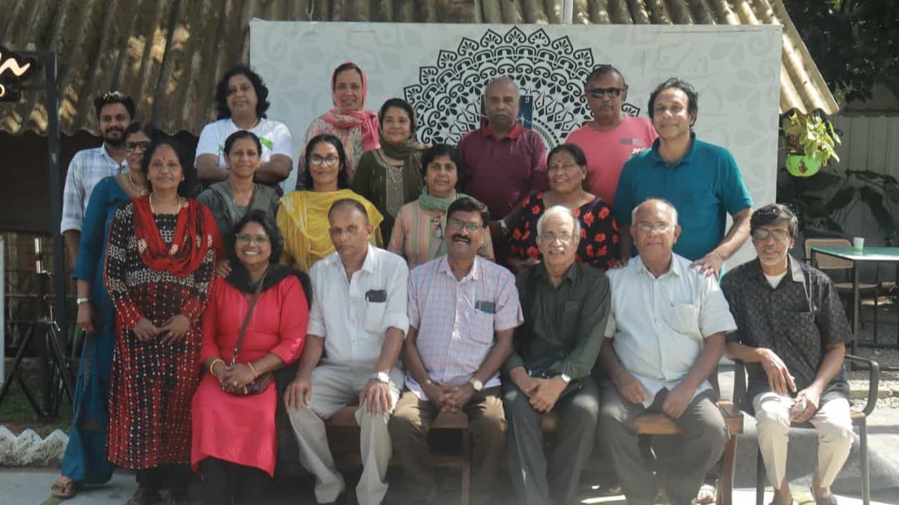 HowOldAreYou: കയാക്കിങ്, പാട്ടുകൾ, പുതിയ സൗഹൃദങ്ങൾ; വാർധക്യത്തെ നിറമുള്ളതാക്കി ഹൗ ഓള്‍ഡ് ആര്‍ യൂ ക്യാമ്പ്