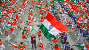 Independence day 2025: ആദ്യ ഇന്ത്യൻ പതാകയിൽ മഞ്ഞയും ചുവപ്പും നിറവും; ത്രിവർണ പതാകയുടെ കഥ ഇങ്ങനെ… Independence day 2025: ആദ്യ ഇന്ത്യൻ പതാകയിൽ മഞ്ഞയും ചുവപ്പും നിറവും; ത്രിവർണ പതാകയുടെ കഥ ഇങ്ങനെ…