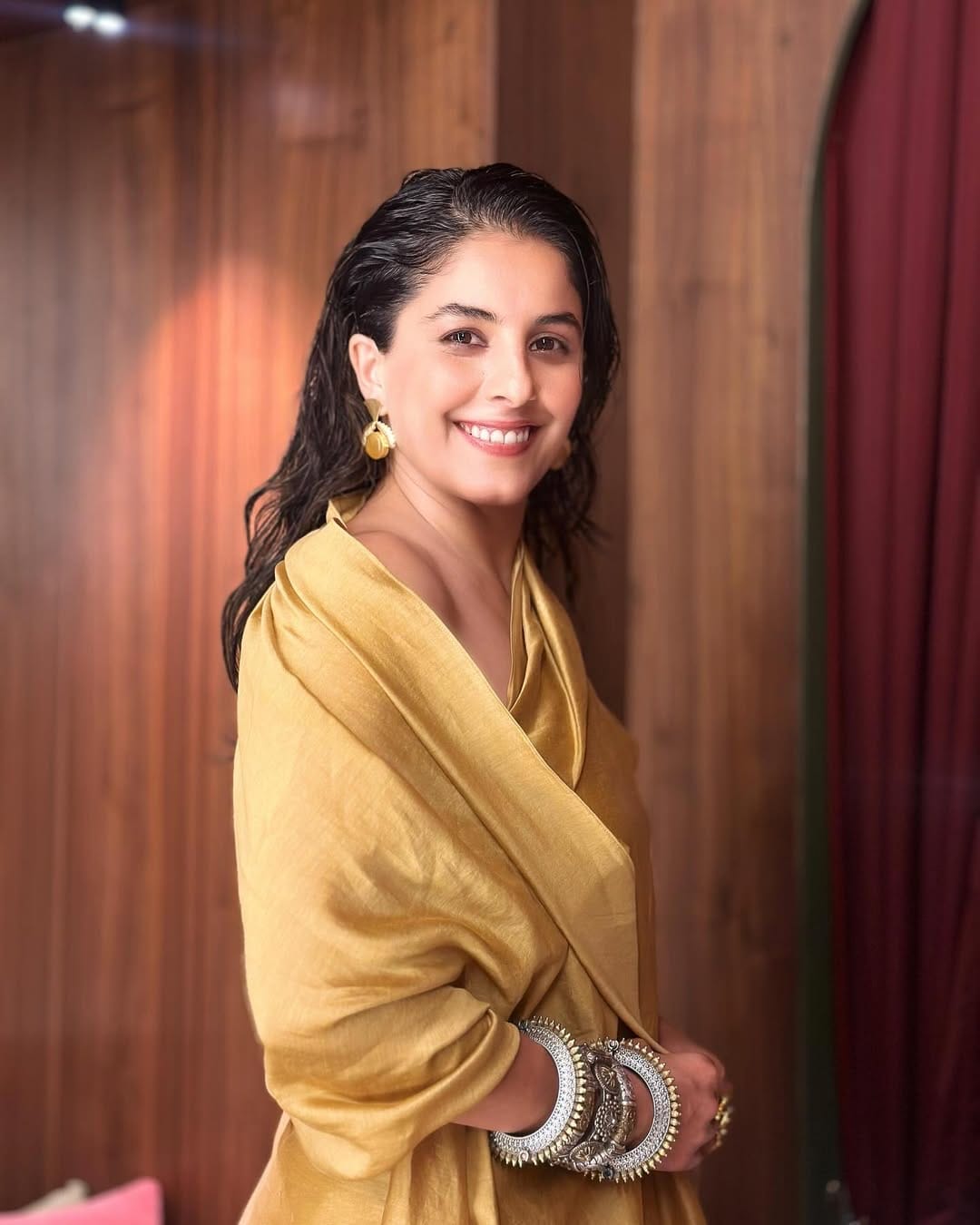 ഈ സംഭവം തന്റെ ആത്മവിശ്വാസം തകർത്തുവെന്നാണ് താരം പറയുന്നത്. അഭിനേതാവിന് ഓഡിഷൻ ചെയ്യാൻ നല്ലൊരു കാസ്റ്റിംഗ് സ്പേസ് നൽകുന്നതാണ് ന്യായമെന്നും അതല്ല, ഒരു യഥാർഥ ലൊക്കേഷനിൽ വെച്ചാണ് അത് ചെയ്യേണ്ടതെങ്കിൽ ആ സ്ഥലം വാടകയ്‌ക്കെടുക്കണമെന്നും ഇഷ കൂട്ടിച്ചേർത്തു.