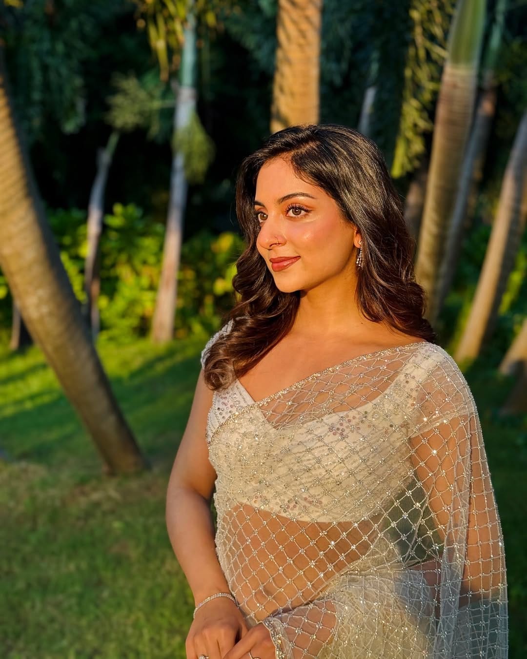 അതേസമയം മമ്മൂട്ടി നായകനായി എത്തിയ വൺ എന്ന ചിത്രത്തിലാണ് താരം ആദ്യമായി അഭിനയിച്ചത്. ഇതിനുപിന്നാലെ നീണ്ട ഇടവേളയ്ക്ക് ശേഷമാണ് ഇഷാനി വീണ്ടും അഭിനയത്തിലേക്ക് എത്തുന്നത്. നല്ല ഓഫറുകൾ ലഭിക്കാതിരുന്നതിനാലാണ് ഇത്രയും നാൾ സിനിമ ചെയ്യാതിരുന്നതെന്നാണ് ഇഷാനി പറഞ്ഞത്. 