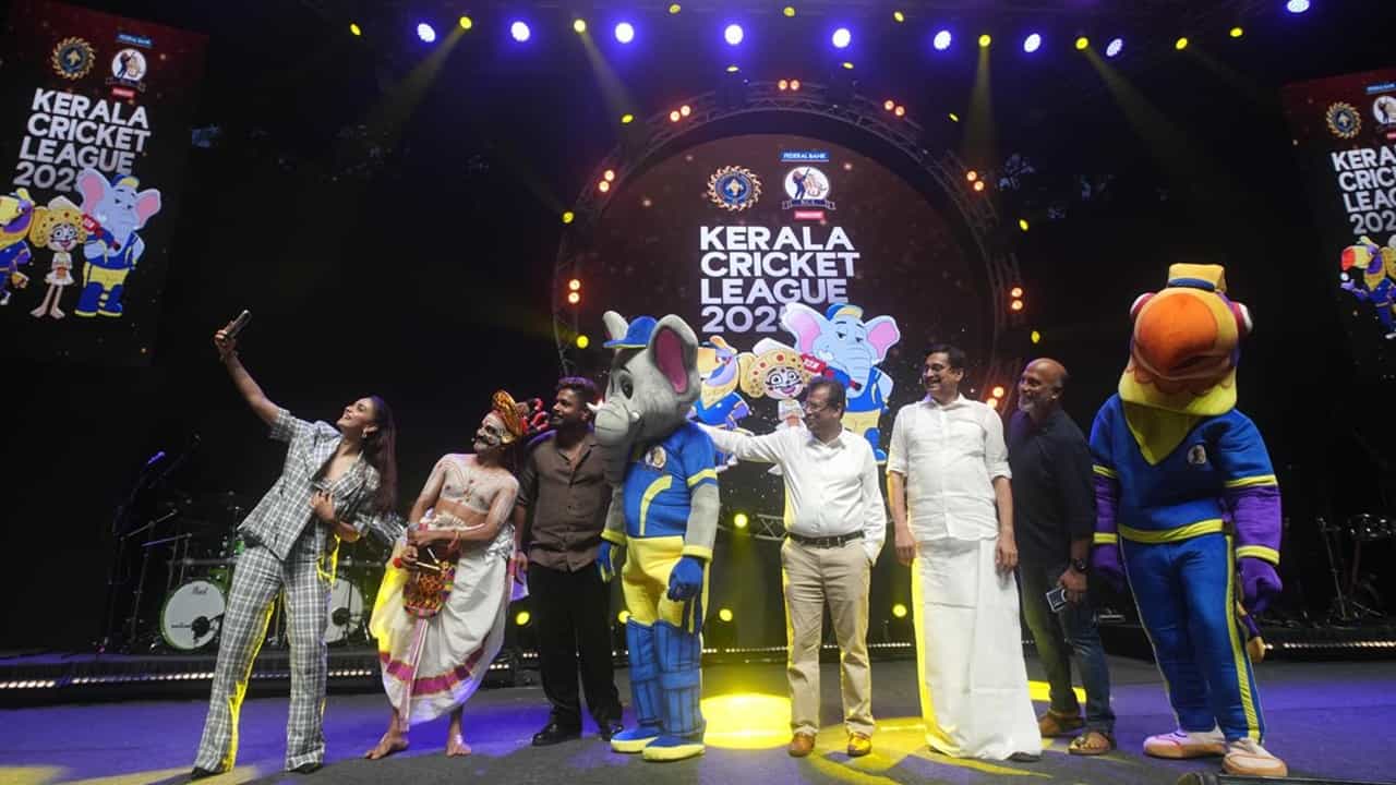 Kerala Cricket League 2025: വനിതാ ഏകദിന ലോകകപ്പ് തിരുവനന്തപുരത്തേക്ക് മാറ്റിയാല് കേരള ക്രിക്കറ്റ് ലീഗ് എങ്ങനെ നടക്കും? കെസിഎയ്ക്കുണ്ട് ബാക്കപ്പ് പ്ലാന് Kerala Cricket League 2025: വനിതാ ഏകദിന ലോകകപ്പ് തിരുവനന്തപുരത്തേക്ക് മാറ്റിയാല് കേരള ക്രിക്കറ്റ് ലീഗ് എങ്ങനെ നടക്കും? കെസിഎയ്ക്കുണ്ട് ബാക്കപ്പ് പ്ലാന്