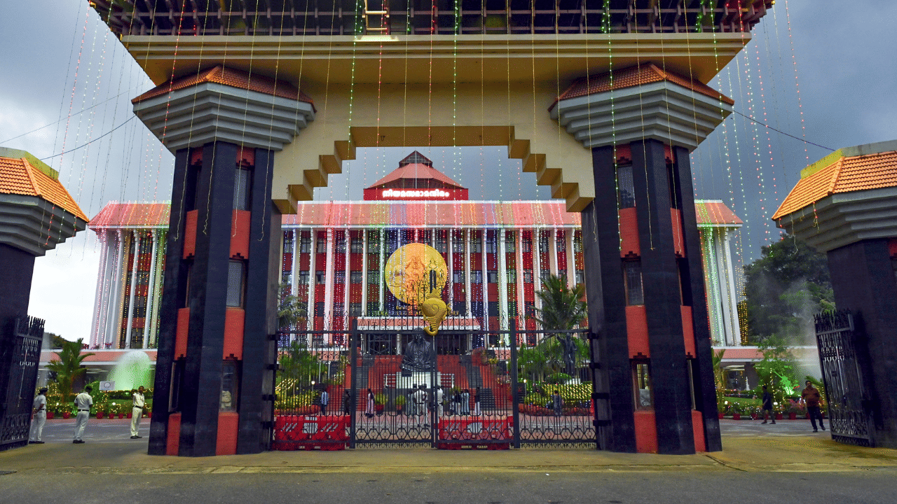 Kerala Government: 3000 കോടി രൂപ വായ്പയെടുക്കാന്‍ സര്‍ക്കാര്‍; തുക ഓണ ചെലവുകള്‍ക്ക്