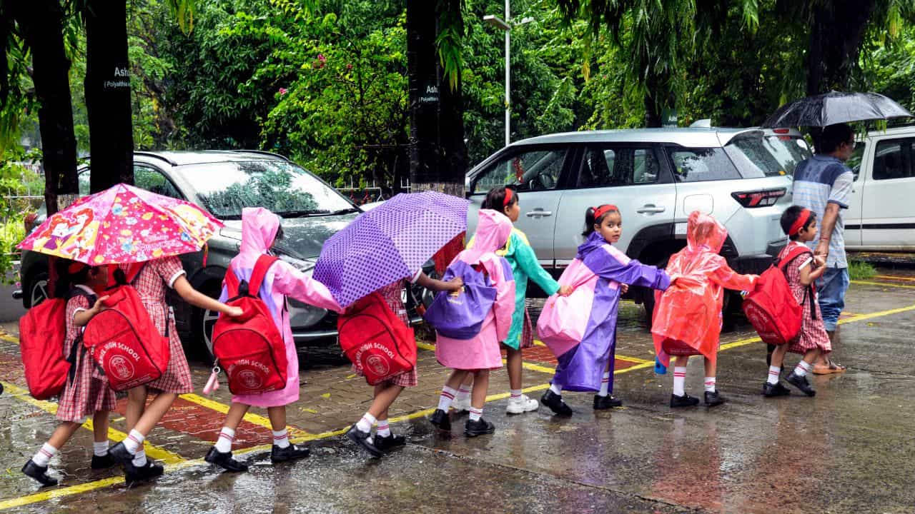 Kerala Midday Meal:  അടുത്ത മാസം മുതൽ അം​ഗണവാടിയിലും പുതിയ മെനു പ്രകാരം വെറൈറ്റി ഫുഡെത്തും