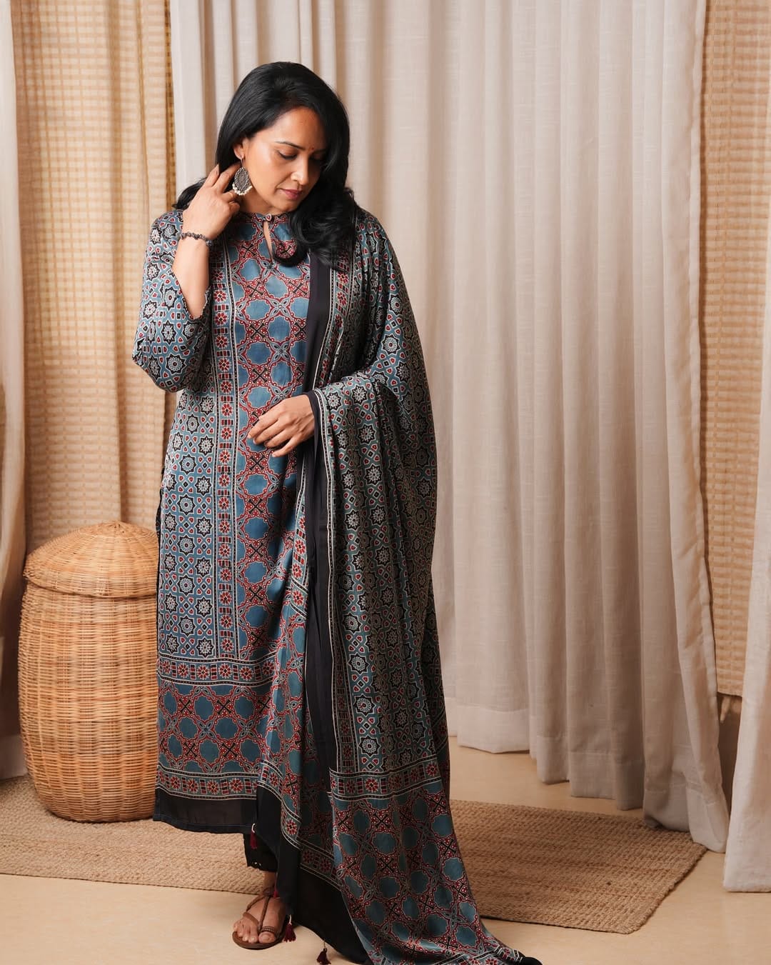  ഓട്ടോബയോ​ഗ്രഫി ഓഫ് ​ഗോഡസ് എഴുതണമെങ്കിൽ അതിൽ തന്റെ ലോജിക്കലല്ലാത്തതും റേഷണൽ അല്ലാത്തതുമായ സ്പിരിച്വൽ അനുഭവങ്ങൾ എഴുതണമെന്നും അത് ആൾക്കാരെ തെറ്റിദ്ധാരണയിലേക്ക് നയിക്കുമോ എന്ന ആശങ്കയുണ്ടെന്നും താരം പറയുന്നു.

