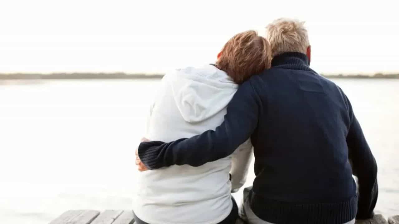 Viral post: ഭാര്യക്ക് വേണ്ടി കോടികളുടെ ജോലി ഉപേക്ഷിച്ച് യുവാവ്; റെഡ്ഡിറ്റിൽ വൈറലായ പോസ്റ്റിന് പിന്നിലെ കഥ