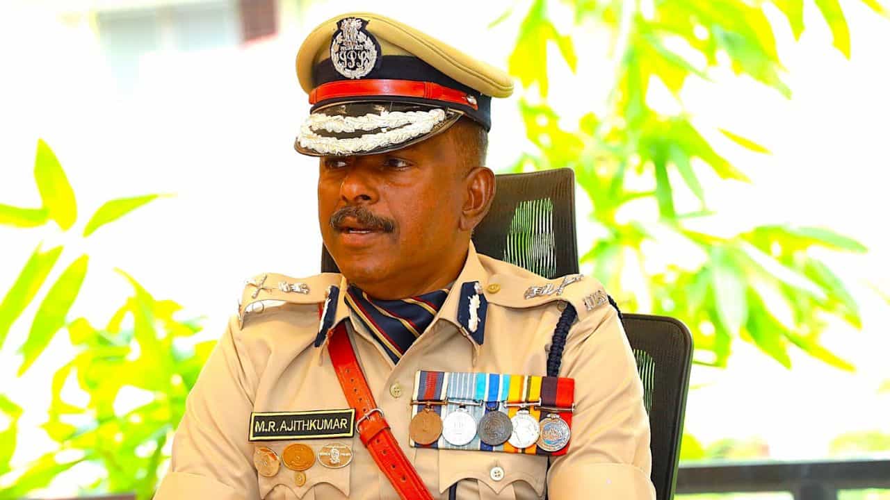 ADGP MR Ajith kumar: അനധികൃത സ്വത്ത് സമ്പാദനക്കേസ്: എം ആർ അജിത് കുമാറിന് വിജിലൻസ് നൽകിയ ക്ലീൻ ചിറ്റ് കോടതി തള്ളി ADGP MR Ajith kumar: അനധികൃത സ്വത്ത് സമ്പാദനക്കേസ്: എം ആർ അജിത് കുമാറിന് വിജിലൻസ് നൽകിയ ക്ലീൻ ചിറ്റ് കോടതി തള്ളി