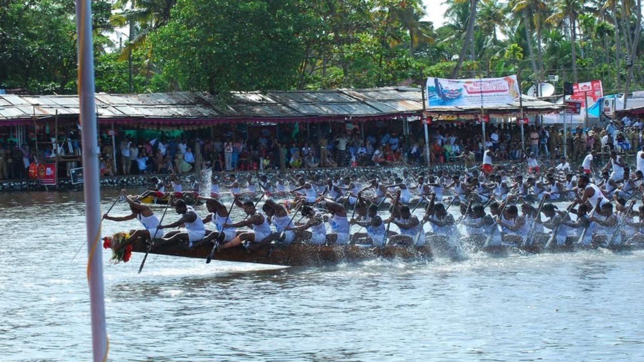 Nehru trophy boat race 2025: നെഹ്രു ട്രോഫി വള്ളംകളിക്ക് ഇനി ദിവസങ്ങൾ മാത്രം, അവധി ആർക്കെല്ലാം എന്ന് അറിയിച്ച് കളക്ടർ